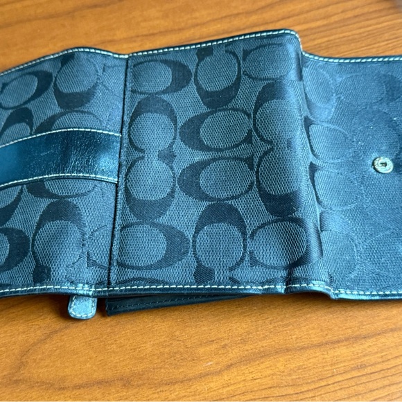 Coach Women's Black Wallet - Picture 7 of 8